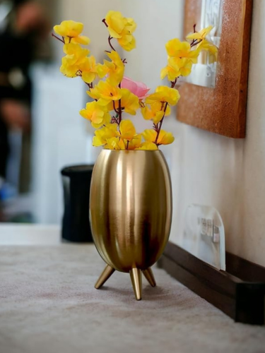 Majestic & Royal Metal Oval Shape Brass Finish Vase for Home Decor.Size: 8 Inches